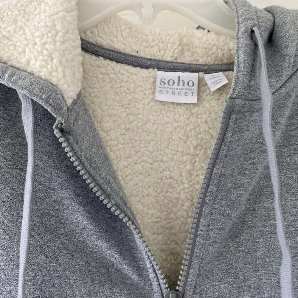 Hooded jacket - Picture 3 of 4